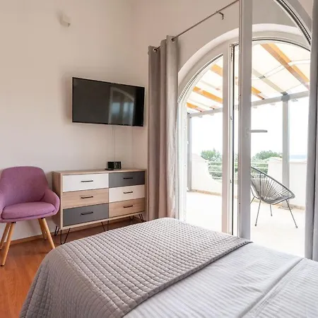 Villa Bliss , Kastela - Croatia *