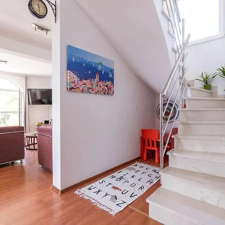 Villa Bliss , Kastela - Croatia *