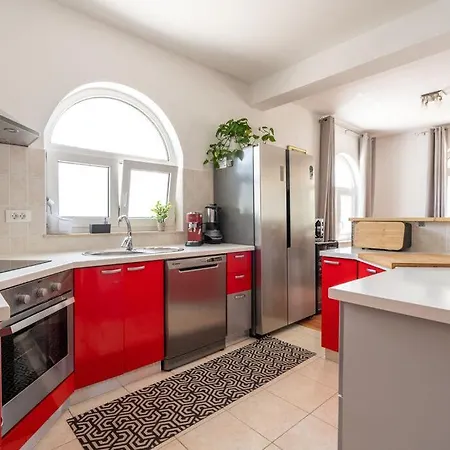 Bliss , Kastela - Croatia فيلة *