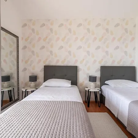 Bliss , Kastela - Croatia فيلة *