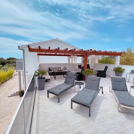 Bliss , Kastela - Croatia فيلة *